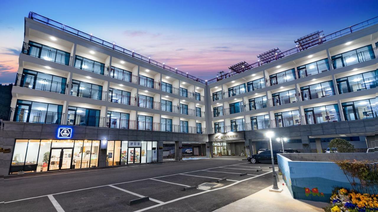 Gold Beach Resort Yeosu Zewnętrze zdjęcie