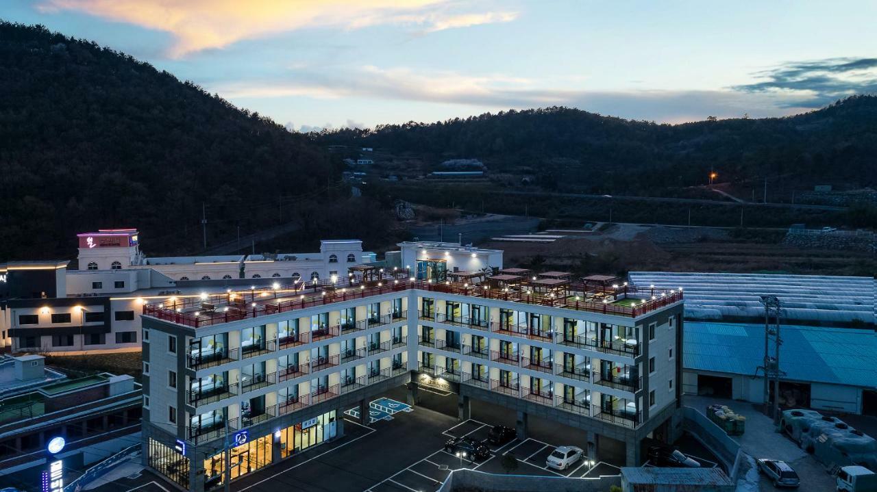 Gold Beach Resort Yeosu Zewnętrze zdjęcie